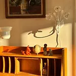 Little London Two New Boutique Netflix Tv Old Town Apartment