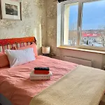 Little London Two New Boutique Netflix Tv Old Town * Narva