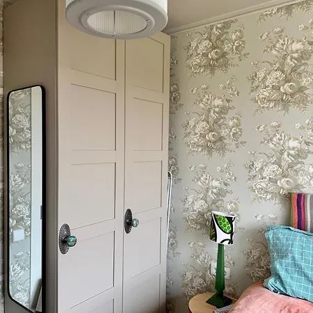 Little London Two New Boutique Netflix Tv Old Town *