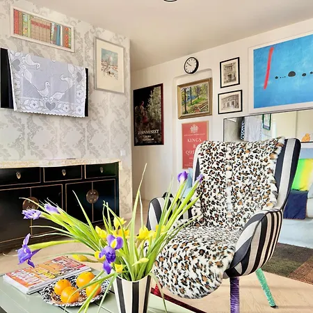 Little London Two New Boutique Netflix Tv Old Town *