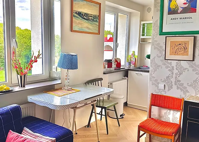 Little London Two New Boutique Netflix Tv Old Town Narva