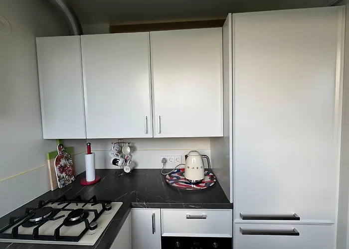 Little London Two New Boutique Netflix Tv Old Town * Narva