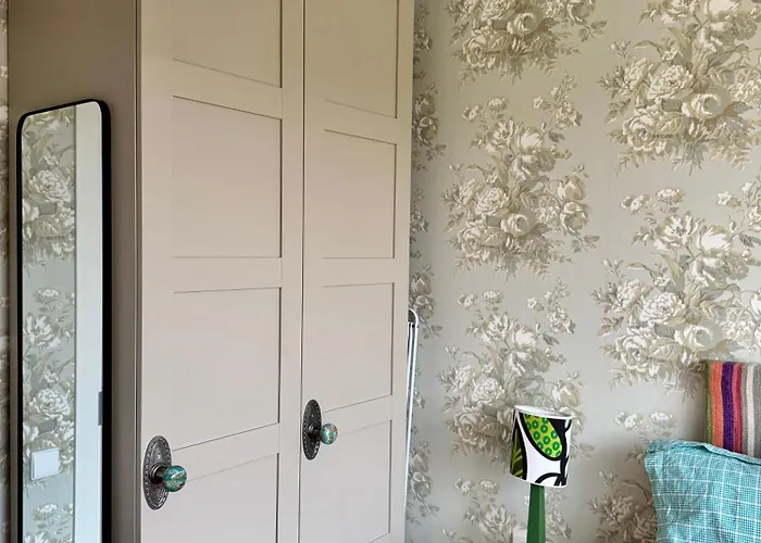 Little London Two New Boutique Netflix Tv Old Town *