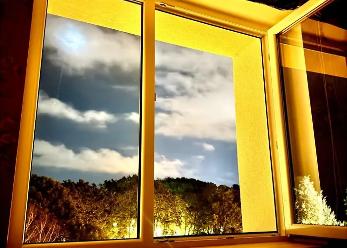 Little London Two New Boutique Netflix Tv Old Town * Narva