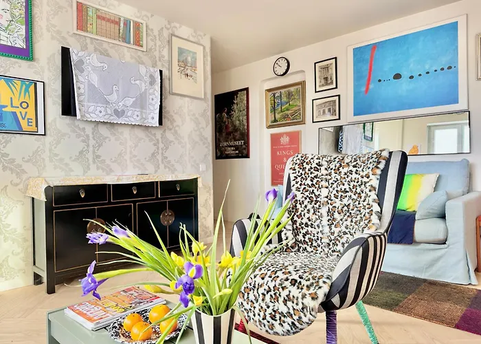 Little London Two New Boutique Netflix Tv Old Town *